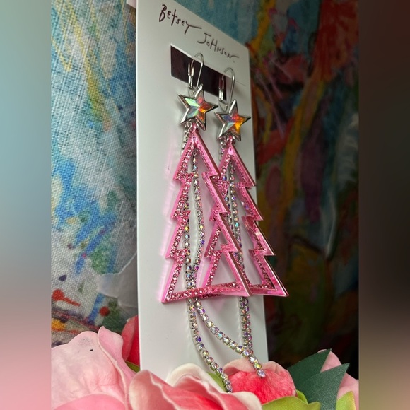 *NWT* Betsey Johnson Pink Christmas Tree Earrings - Picture 3 of 4